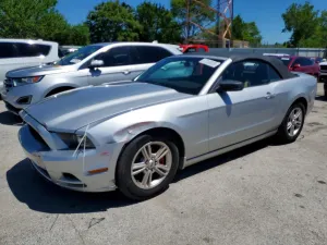 Ford Mustang 3.7L 6 2013