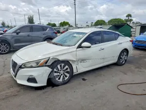 Nissan Altima 2.5L 4 2020
