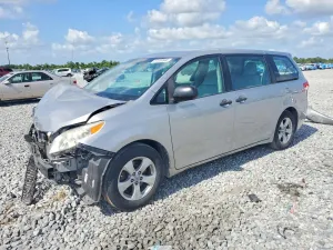 Toyota Sienna 3.5L 6 2012