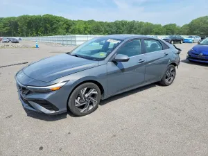 Hyundai Elantra 2.0L 4 2025
