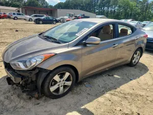 Hyundai Elantra 1.8L 4 2013