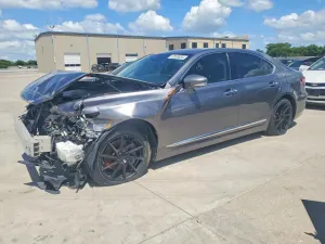Lexus LS 4.6L 8 2013