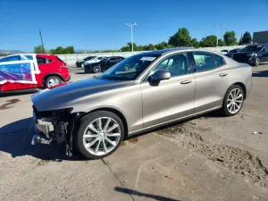 Volvo S60 2.0L 4 2021