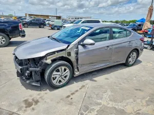Hyundai Elantra 2.0L 4 2020