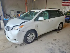 Toyota Sienna 3.5L 6 2017