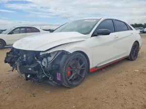 Hyundai Elantra 2.0L 4 2025