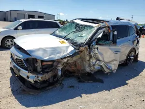 Toyota Highlander 3.5L 6 2021