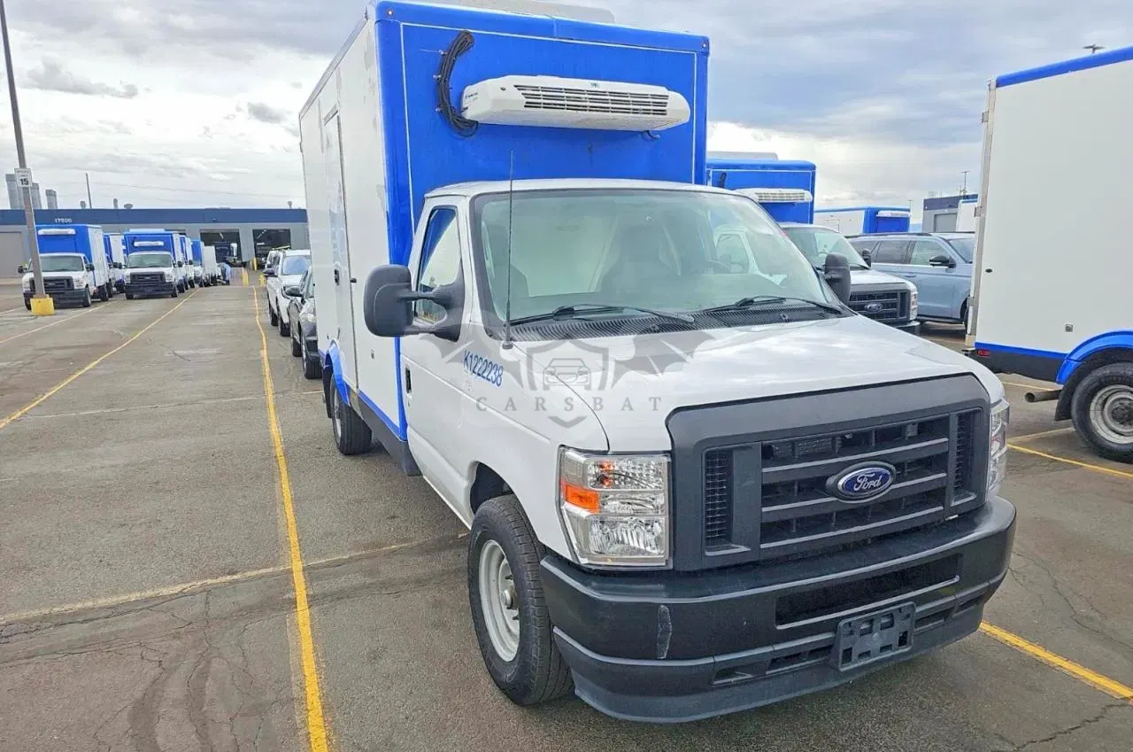 Ford Econoline 7.3L 8 2024