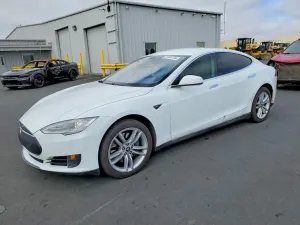 Tesla Model S 2013