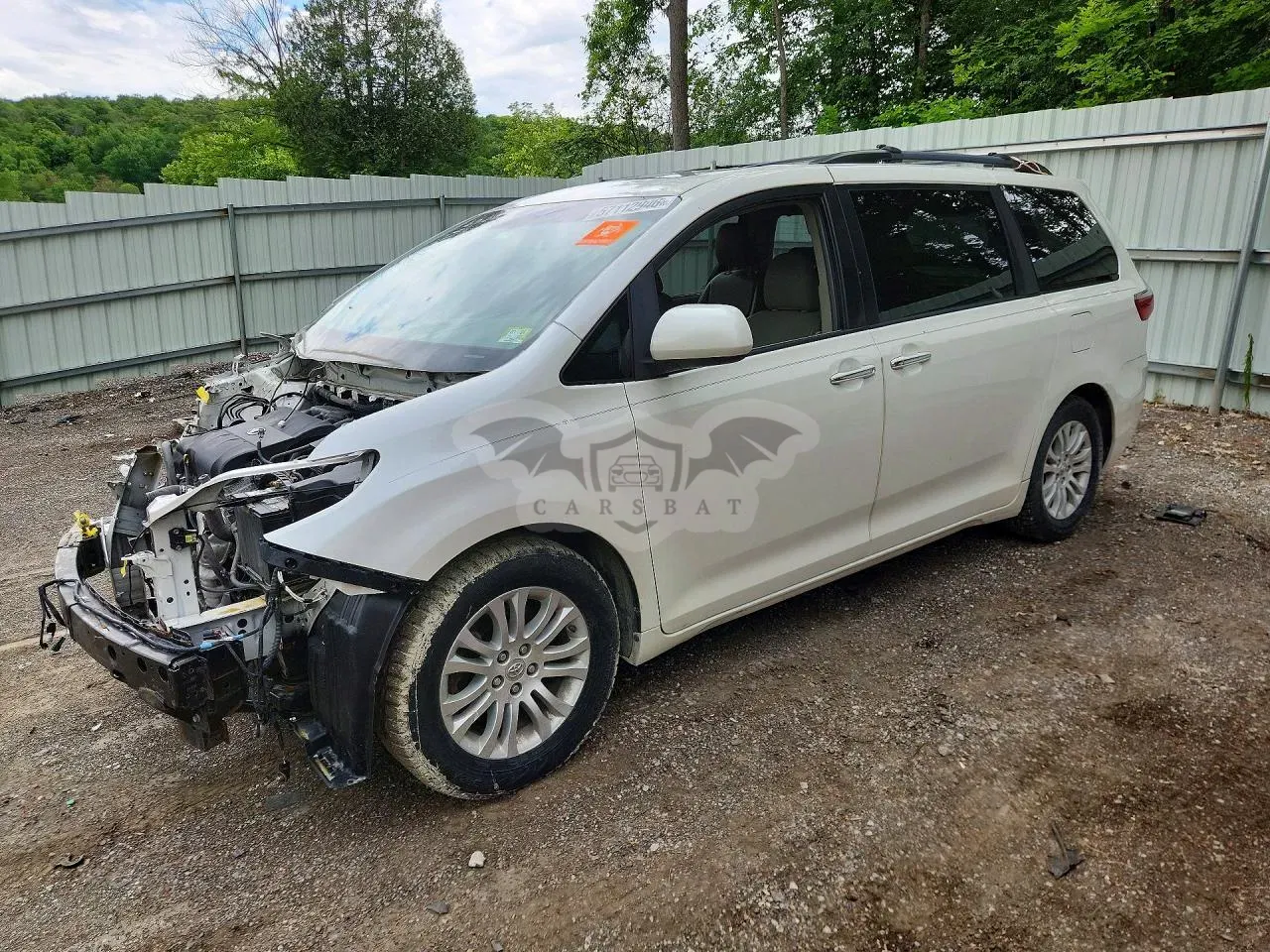 Toyota Sienna 3.5L 6 2015