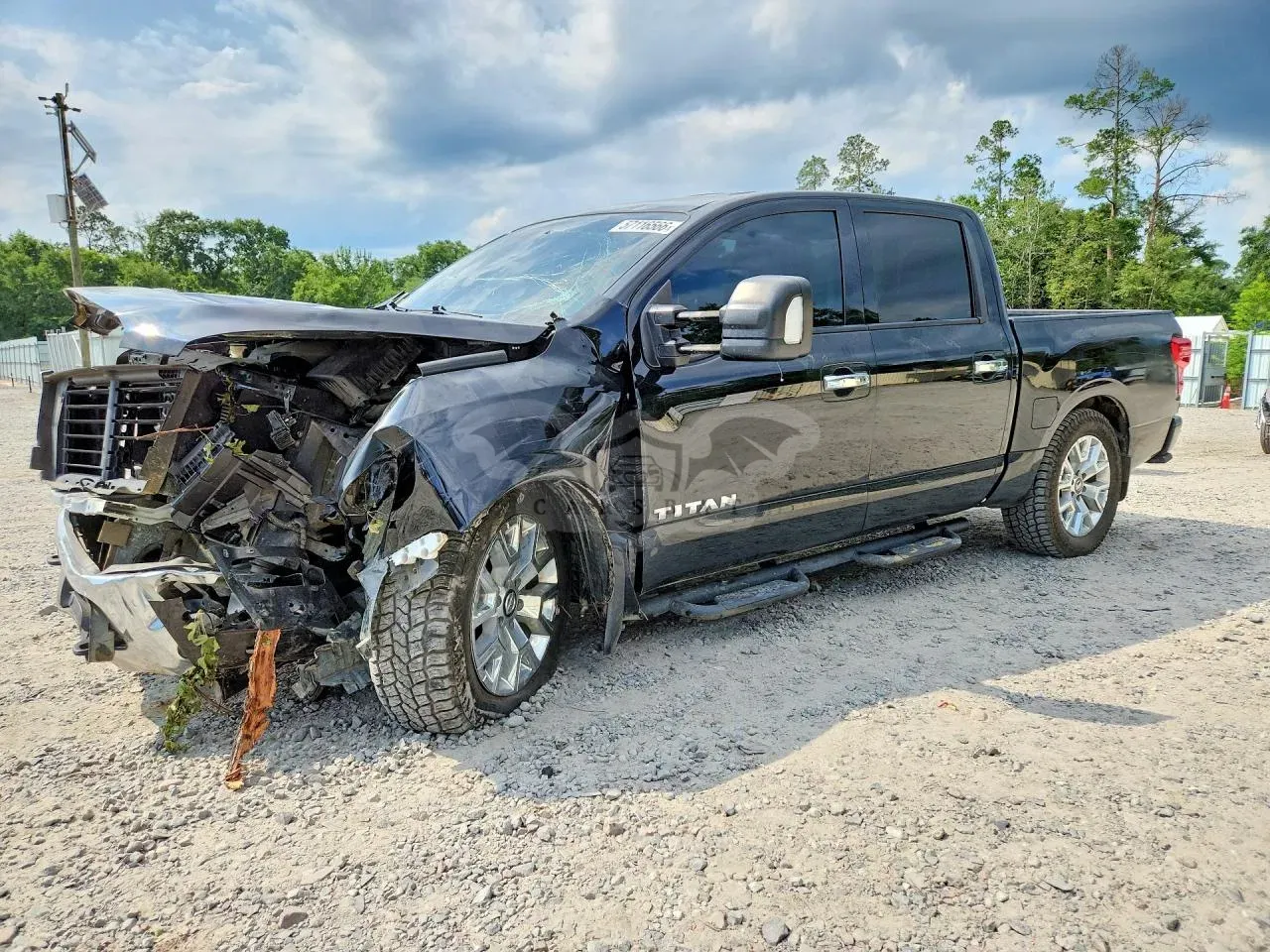 Nissan Titan 5.6L 8 2022