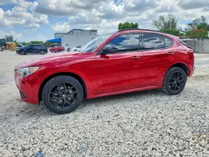 Alfa Romeo Stelvio 2.0L 4 2021