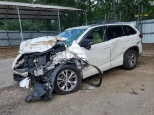 Toyota Highlander 3.5L 6 2015