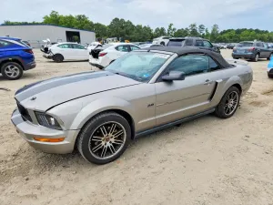 Ford Mustang 4.0L 6 2005