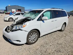 Toyota Sienna 3.5L 6 2013