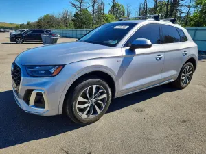 Audi Q5 2.0L 4 2022