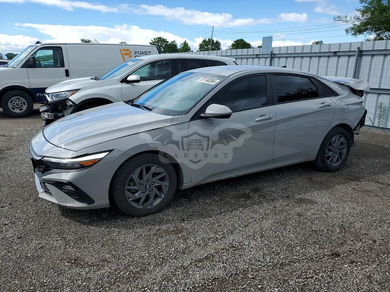 Hyundai Elantra 2.0L 4 2025