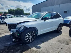 Volvo XC60 2.0L 4 2025