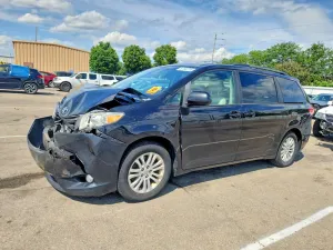 Toyota Sienna 3.5L 6 2014