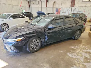 Hyundai Elantra 2.0L 4 2024