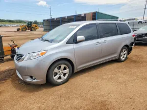 Toyota Sienna 3.5L 6 2014