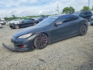 Tesla Model S 2015