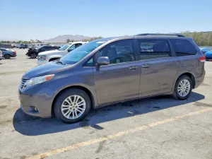 Toyota Sienna 3.5L 6 2012