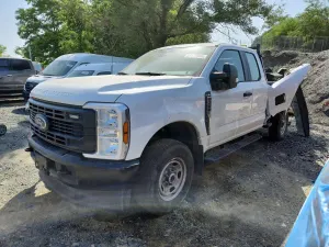 Ford F-250 6.8L 8 2025
