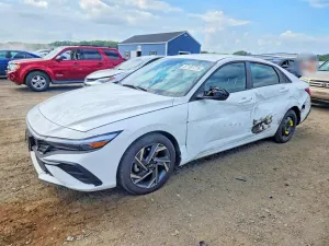 Hyundai Elantra 2.0L 4 2025