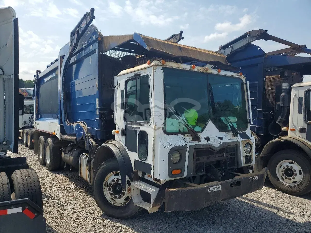 Mack 600 10.8L 6 2012