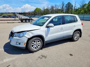 Volkswagen Tiguan 2.0L 4 2011