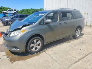 Toyota Sienna 3.5L 6 2011