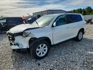 Toyota Highlander 3.5L 6 2013