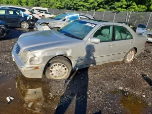 Mercedes-Benz E 3.2L 6 2001