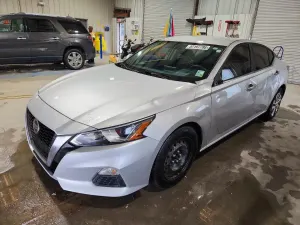 Nissan Altima 2.5L 4 2020