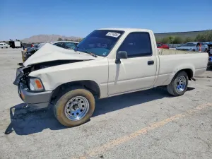 Toyota Hilux 2.4L 4 1990