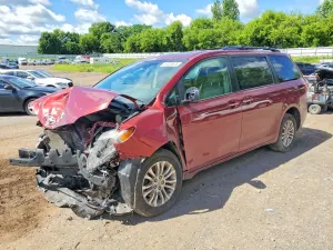 Toyota Sienna 3.5L 6 2015