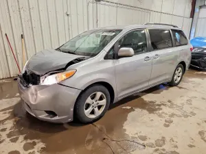 Toyota Sienna 3.5L 6 2017
