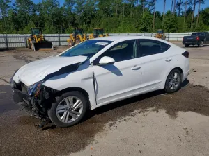Hyundai Elantra 2.0L 4 2020