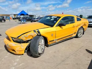 Ford Mustang 3.7L 6 2012