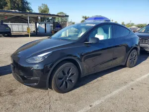 Tesla Model Y 2025