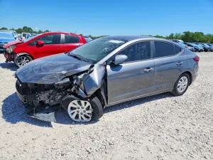 Hyundai Elantra SE 2.0L 4 2020