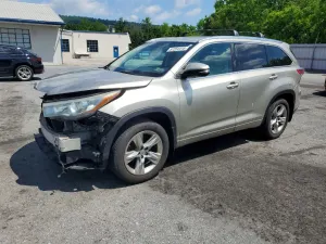 Toyota Highlander 3.5L 6 2014