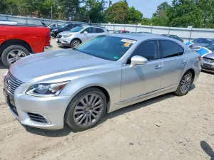 Lexus LS 4.6L 8 2013