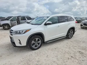 Toyota Highlander 3.5L 6 2017