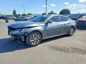 Nissan Altima 2.5L 4 2020