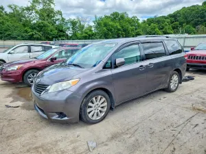 Toyota Sienna 3.5L 6 2012