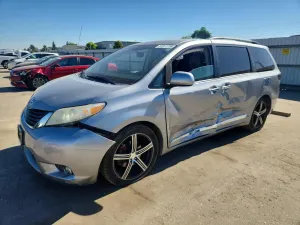 Toyota Sienna 3.5L 6 2011