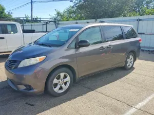 Toyota Sienna 3.5L 6 2011