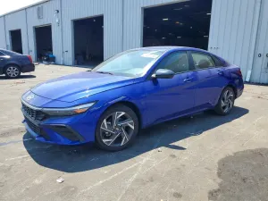 Hyundai Elantra 2.0L 4 2025